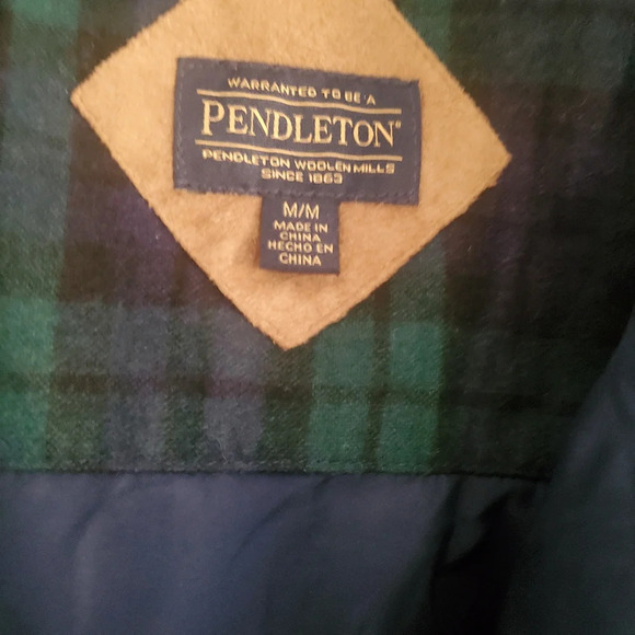 Pendleton fuzzy full zip woman's winter cozy jacket, size medium - Picture 3 of 11